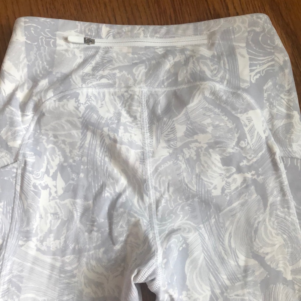 Lululemon Speed Up Tight White\Gray - size 4. - Picture 4 of 4